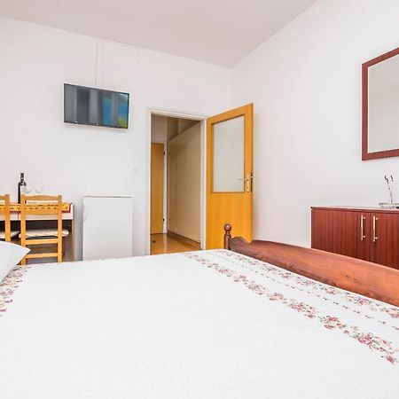 Apartment And Rooms Franka Zaboric Dış mekan fotoğraf