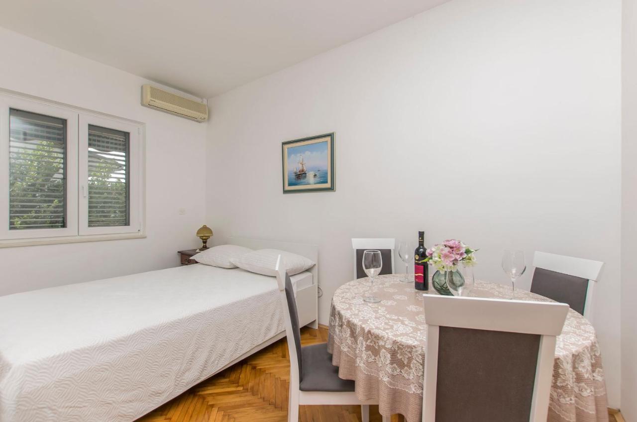 Apartment And Rooms Franka Zaboric Dış mekan fotoğraf