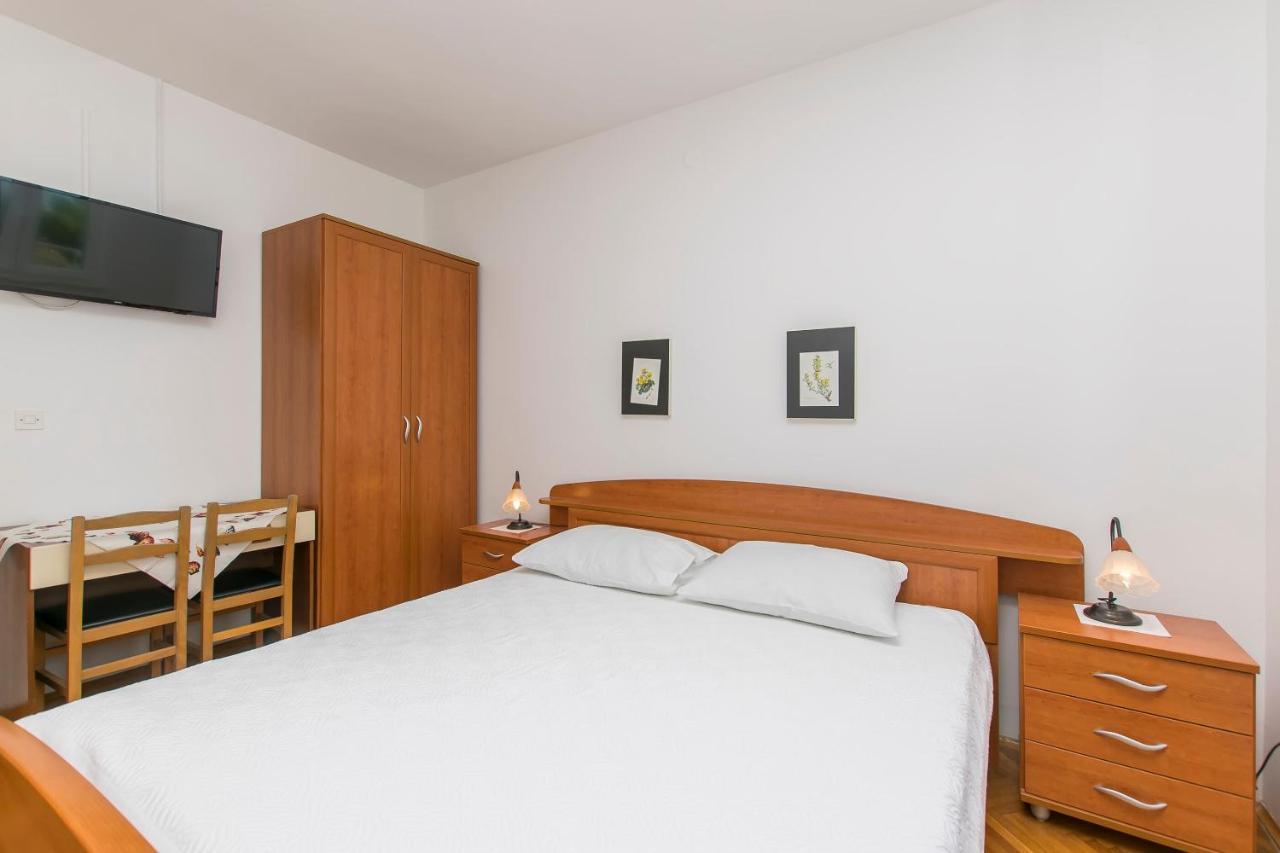 Apartment And Rooms Franka Zaboric Dış mekan fotoğraf