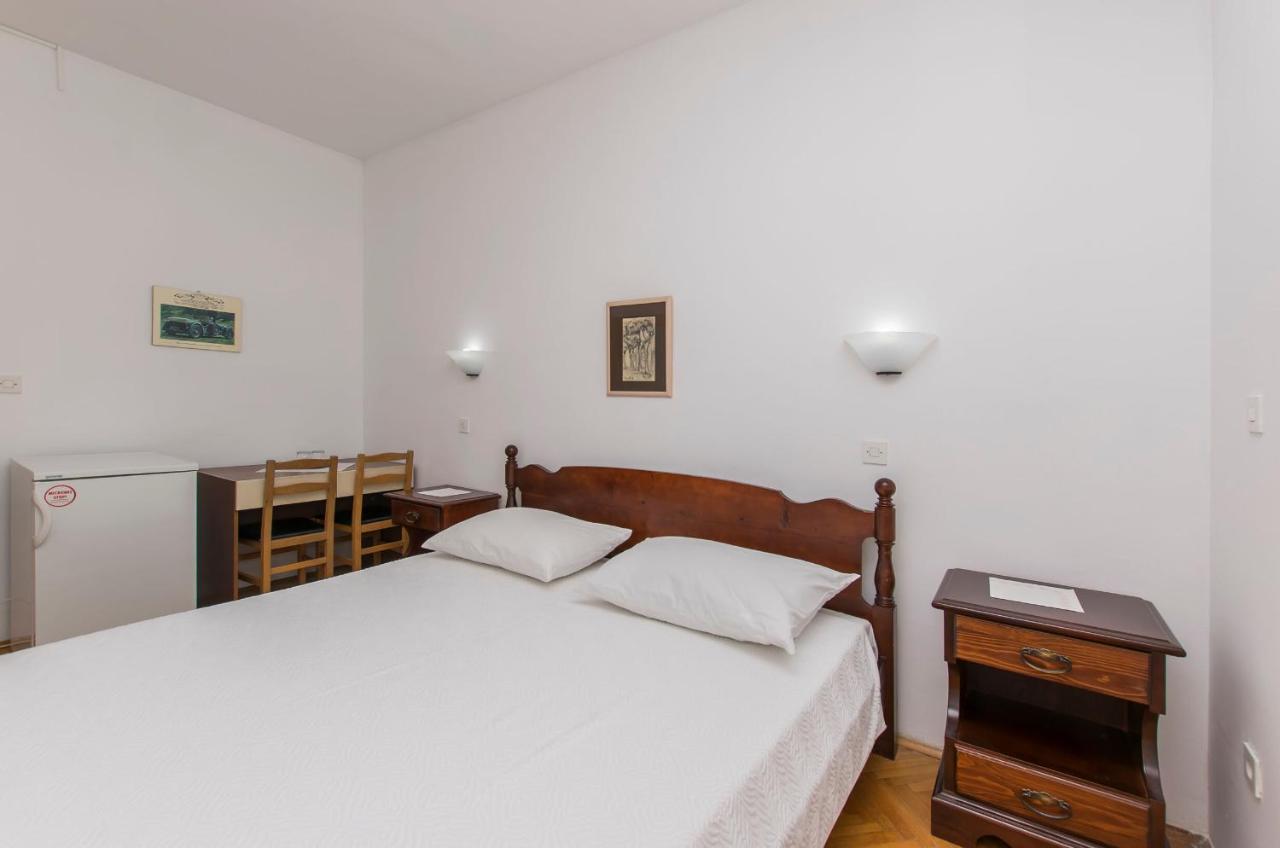 Apartment And Rooms Franka Zaboric Dış mekan fotoğraf