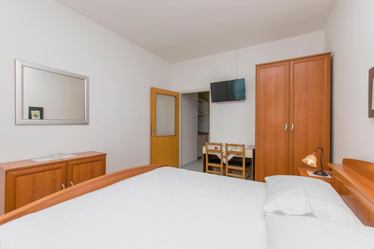 Apartment And Rooms Franka Zaboric Dış mekan fotoğraf