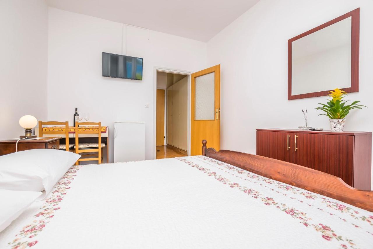 Apartment And Rooms Franka Zaboric Dış mekan fotoğraf