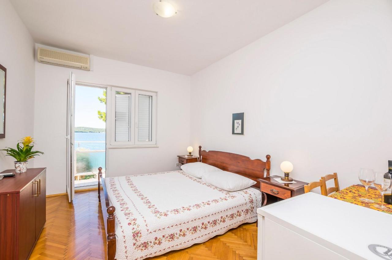 Apartment And Rooms Franka Zaboric Dış mekan fotoğraf